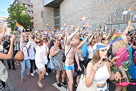 Fra prideparaden i 2016, ved Oslo Spektrum. Foto: Helge Høifødt