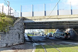 Le passage sous les voies ferrées.