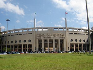 Português do Brasil: Fachada do estádio do Pac...