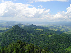Pieninų panorama, žvelgiant nuo Trijų karūnų viršukalnės