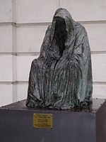 Anna Chromy, Commendatore, 1993, bronzo, 125x85x120 cm. Praga