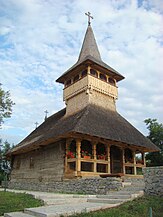 Biserica veche de lemn din Fildu de Mijloc, donată parohiei Feiurdeni, filia Câmpenești, recent restaurată