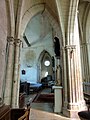 Chapelle sud, vue vers le nord à travers la nef.