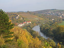 Herbststimmung am Schloß Bismarckshöhe im Maintal