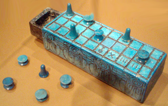 Des jetons de jeu et un plateau de jeu Senet Metropolitan Museum of Art[3]