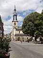 Sint Truiden, la iglesia (parochiekerk Sint-Maarten) en la calle