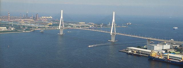 鶴見つばさ橋（東京電力横浜火力発電所ツインタワーから）