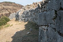 Photographie d'un mur cyclopéen