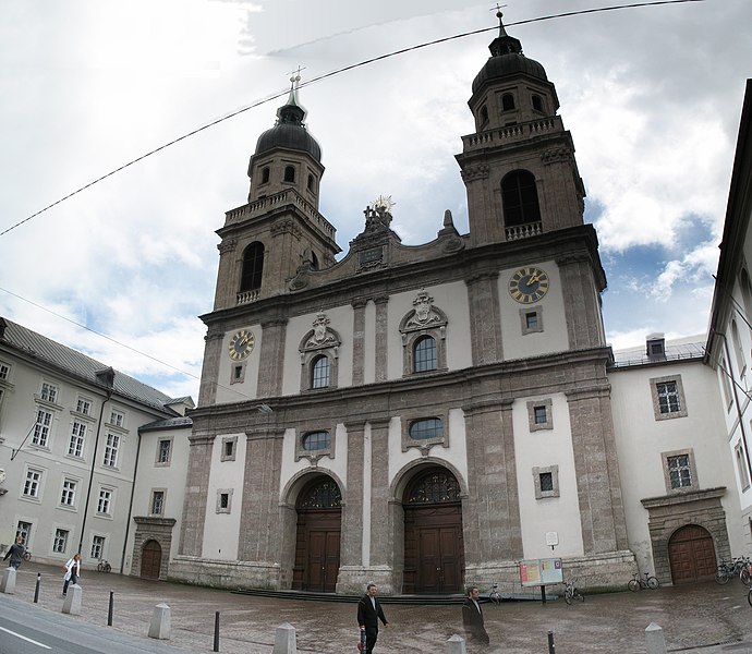 File:2589-2593 - Innsbruck - Jesuitenkirche.jpg