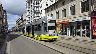 Rame de type Alsthom Vevey STE2 (n°931 à Campus Tréfilerie sur la ligne T1)