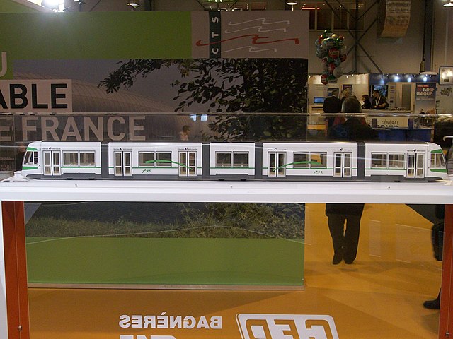 640px-CAF_Nantes_tram_-_RNTP_2011-2.JPG