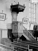 La chaire de l'église en 1914.