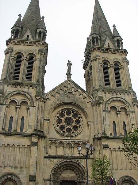 Fichier:Eglise ND du Voeu Cherbourg1.jpg