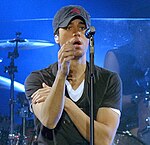 Escapar Enrique Iglesias Lyrics Spanish English