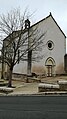 Entrée de l’église paroissiale du XIXe siècle (à ne pas confondre avec la chapelle de l’abbaye qui a été totalement détruite sous la Révolution française).
