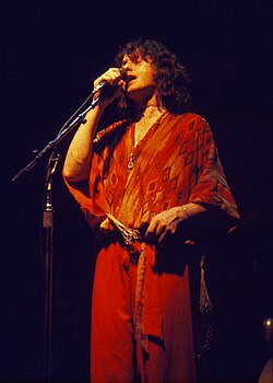 Jon Anderson egy 1977-es Yes-koncerten