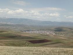 نمای روستای لرنانیست از شیب کوه hy:Մենակսար