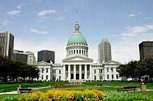 Old Courthouse and Smith Square (5264355150).jpg