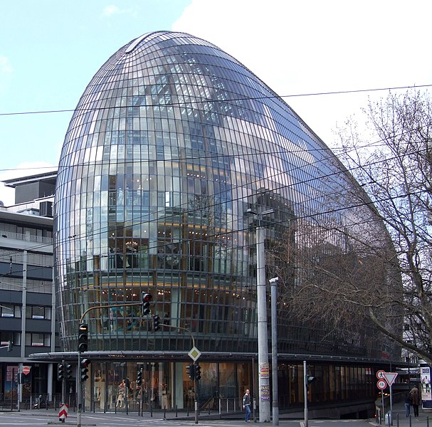 607px-P_und_C_Weltstadthaus_Koeln.jpg