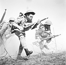 Soldiers of the Palestine Regiment train at Sarafand base, 1942. Palestine Regiment Training Depot bsys hdrkh lmv`mdym lqTSvnh - srpnd-ZKlugerPhotos-00132jj-0907170685128d10.jpg