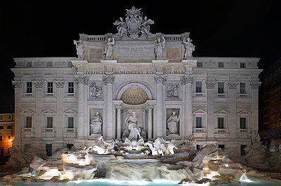 Panorama of Trevi fountain 2015.jpg