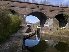 Parkhead Viaduct looking north with lock (rotated, corrected perspective)