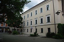 Ostfassade mit Stadtbach