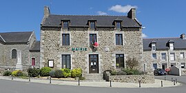 The town hall in Saint-Carné