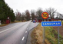 Sandemar, med Dalarövägen, infart söderifrån