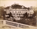 La villa del Principe sul finire del 1800, sono ben visibili la statua del Nettuno e, sulla collina, quella del Giove di Sparzo