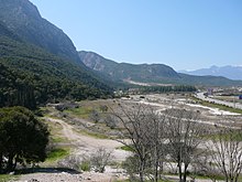 The pass of Thermopylae Thermopylae ancient coastline large.jpg