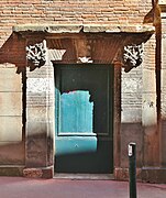 Puerta pequeña del Hôtel de Jossé-Lauvreins, finales del siglo XVI o principios del siglo XVII.