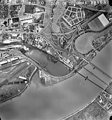 Aerial view of the 14th Street Bridges in 1965, with the old Highway Bridge still in place. Twin bridges marriott aerial eea50d47356a82474625f8b10bc9346f.jpg
