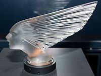 Victoire 2 od Rene Lalique Toyota Automobile Museum.jpg