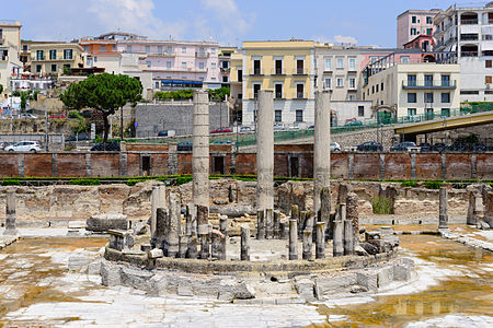 Ruínas do Serapeu em Pozzuoli, Itália