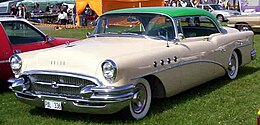 Una Buick Super due porte hardtop del 1955