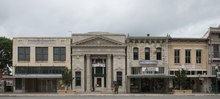 Здания на площади, окружающей здание суда округа Уильямсон в Джорджтауне, штат Техас, LCCN2014633715.tif