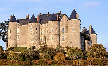 Lo châtél de Louèna (Centro-Vâl de Lêre, France). (veré dèfenicion 4 132 × 2 542*)