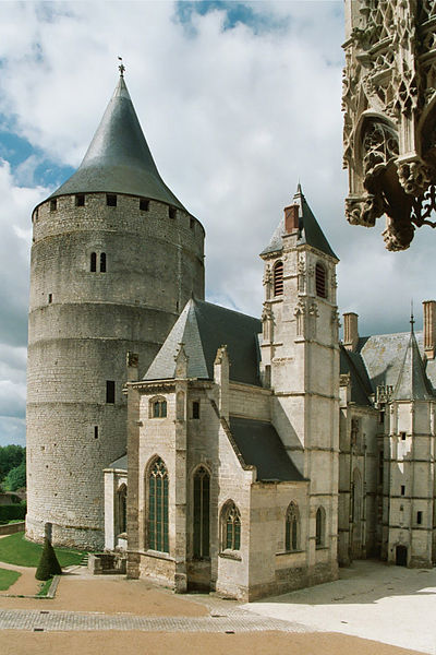 http://upload.wikimedia.org/wikipedia/commons/thumb/e/e2/Chateaudun_Chateau_03.jpg/400px-Chateaudun_Chateau_03.jpg