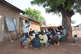 Aula al aire libre en Ghana