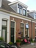 Onderdeel van een bouwblok van 3 woningen