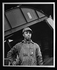 Earl M. Qualls, car dumper operator at Watts Bar, in June 1942.