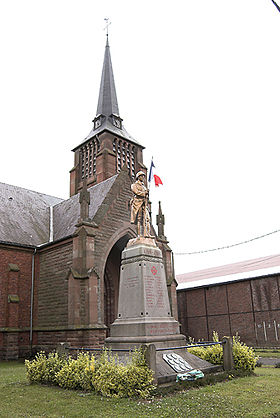 L'église et le monument aux morts