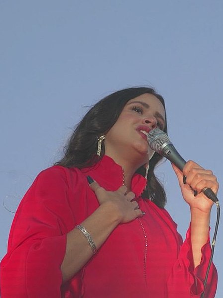 Fitxer:El flamenco de Rosalía y Raúl Refree llena el Parque de la Cuña Verde (02) (cropped).jpg