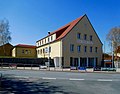 Schulanlage mit mehreren Gebäudeflügeln und Mauer (Erich-Viehweg-Schule)