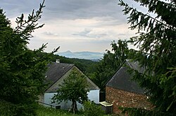 Pohled od Horní vsi na České středohoří