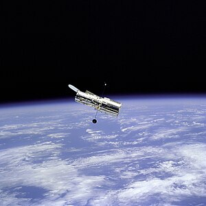 Bilde av Hubble-teleskopet tatt fra romfergen Columbia i 1997. Foto: NASA