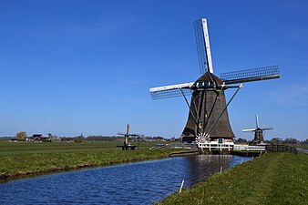 Drie van de vier molens van de Molenviergang (Aarlanderveen)