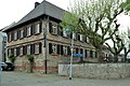 Pfarrer-Münch-Straße 10 (Gasthof "Zum Hirsch") auf der Liste der Kulturdenkmäler in Flörsheim am Main