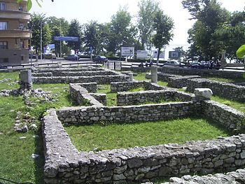 Freigelegte Grundmauern der antiken griechischen Stadt Tomis